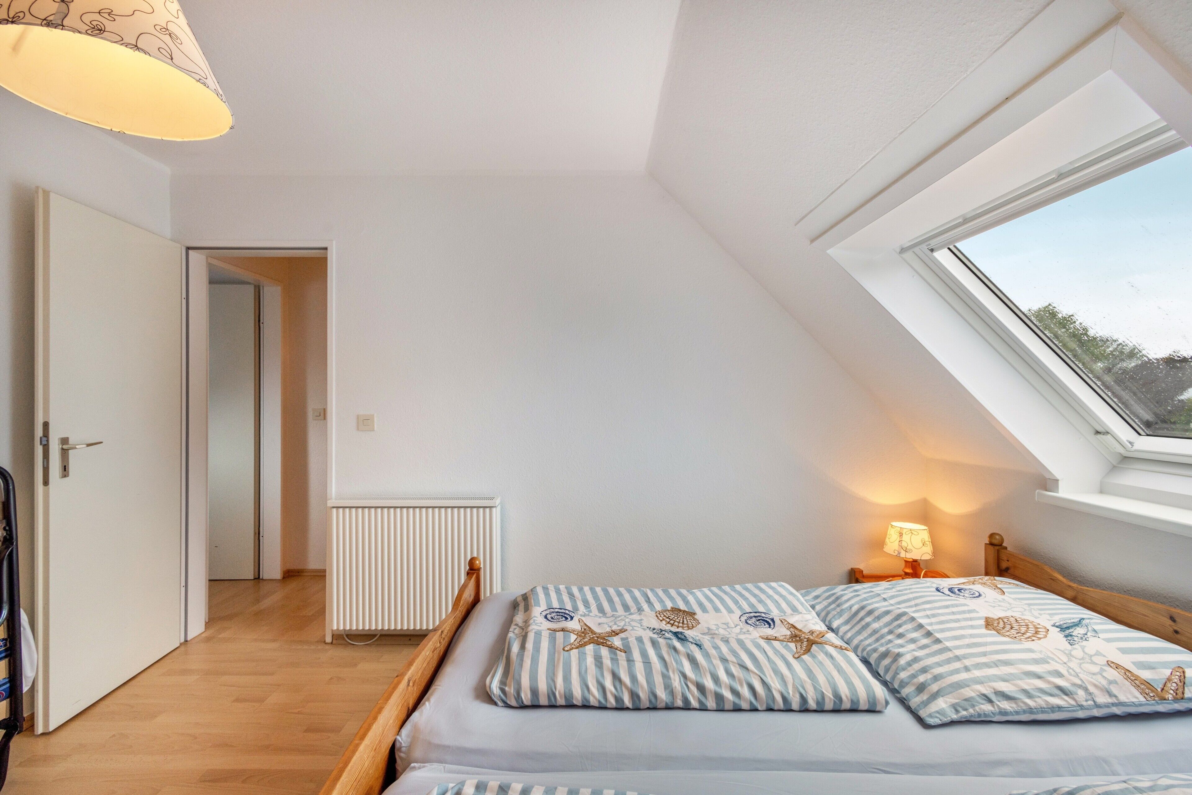 2 bedrooms, bed sheets