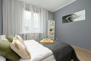 2 bedrooms, iron/ironing board, travel cot, WiFi - Comfortable Apartment | 2 Bedrooms and Balcony (Katowice)