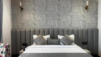 Habitación doble, vistas al jardín | Caja fuerte, sistema de insonorización, tabla de planchar con plancha