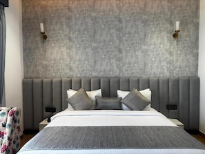 Double Room, Garden View | In-room safe, soundproofing, iron/ironing board, wheelchair access - Kaara Gurgaon (Gurugram)