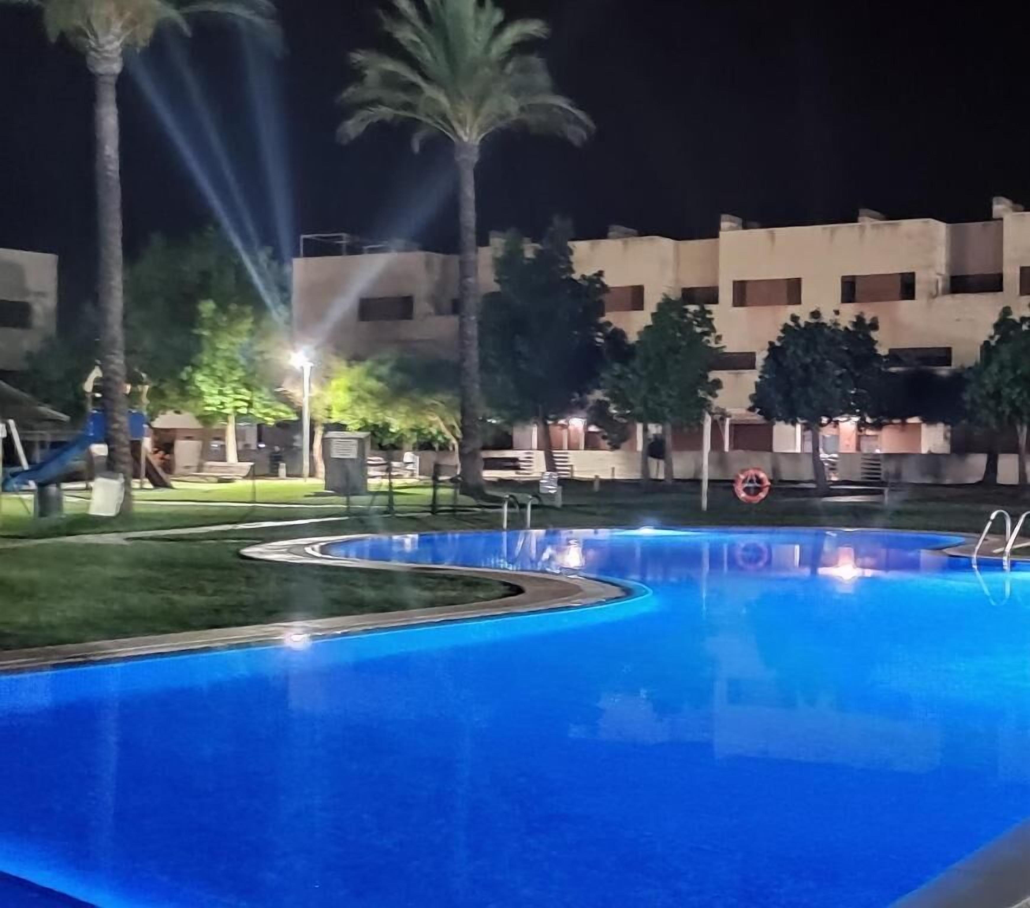 Apartamento, 1 habitación, terraza, vistas al jardín | Piscina | Una piscina al aire libre