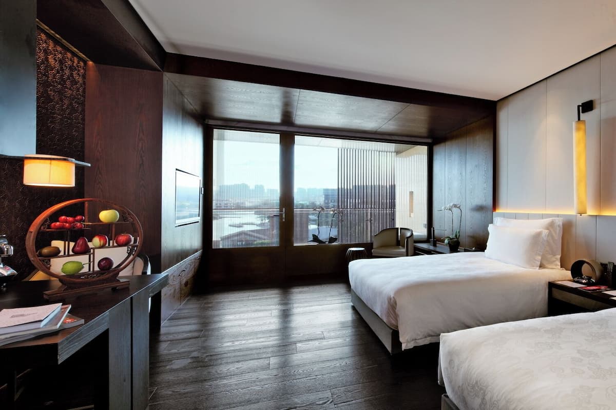 Deluxe Room - Bay-View Twin Bed (With Balcony) | Laptop workspace, blackout drapes, iron/ironing board, free WiFi