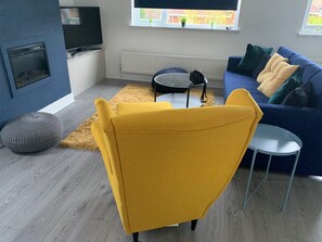 TV - Consett Gorgeous Two Bedroom Apartment (Consett)