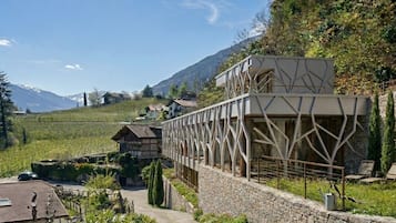 Deluxe Room, Balcony, Mountain View | Property grounds