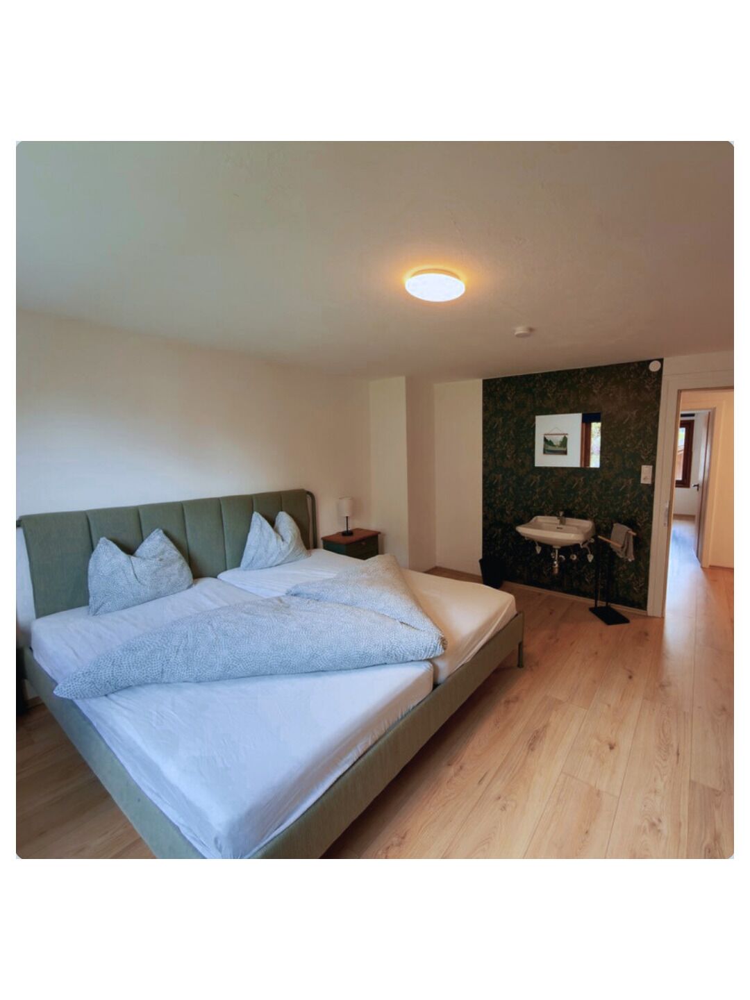 5 bedrooms, WiFi, bed sheets