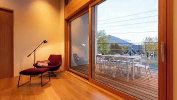 Luxury Villa, Balcony, Mountain View | Interior