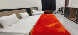 Deluxe Quadruple Room, Mountain View - Aditya Home Stay (Uttarkashi)
