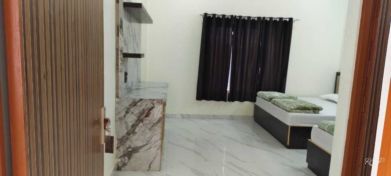 Deluxe Triple Room, Non Smoking, Private Bathroom