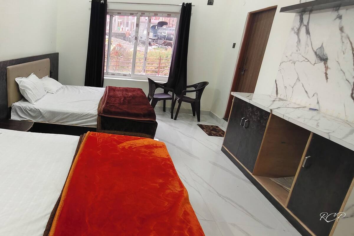 デラックス 4 人部屋 マウンテンビュー