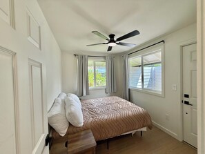 4 habitaciones, tabla de planchar con plancha, wifi y ropa de cama 