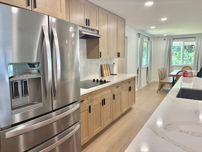 Spacious 4-bedroom home with AC located minutes from Hale’iwa town and Waimea