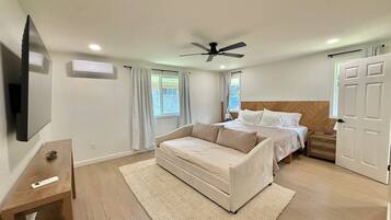 4 bedrooms, iron/ironing board, WiFi, bed sheets