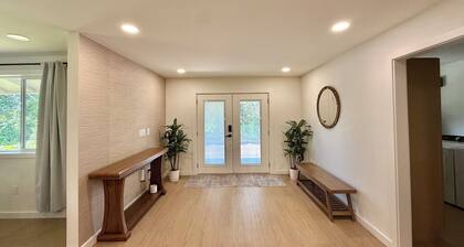 Beautiful 3-bedroom home with AC located minutes from Hale’iwa town and Waimea