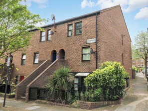 Exterior - 22A Warrender Road (London)