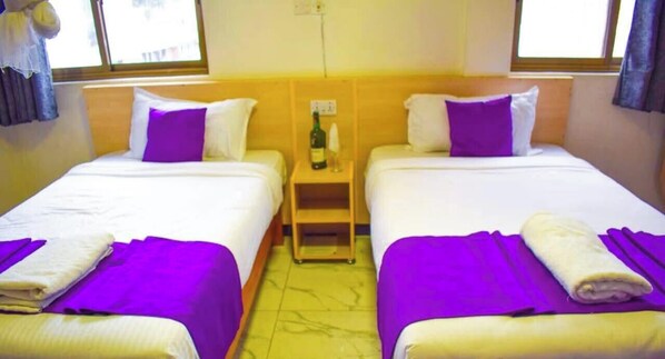 Comfort Twin Room - LIAZONS HOTEL NAKURU (NAKURU)