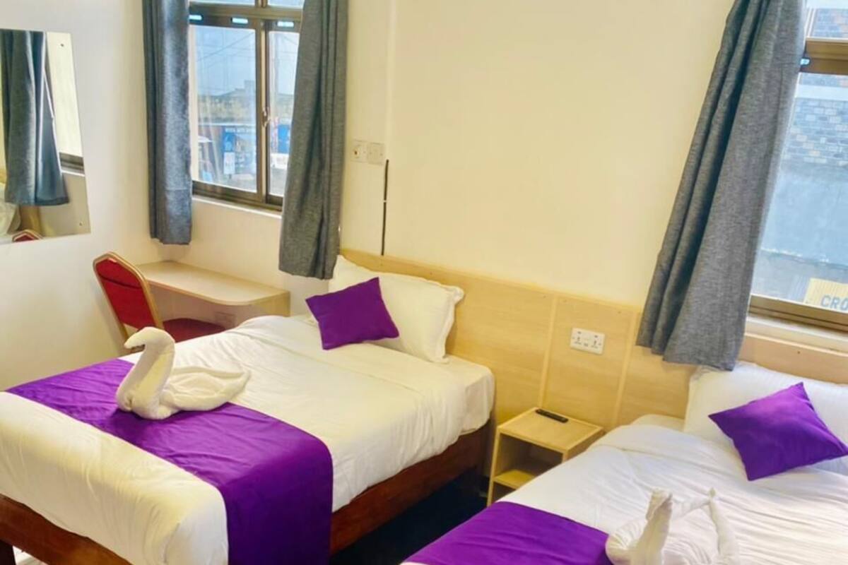 Comfort Twin Room | Desk, laptop workspace, iron/ironing board (on request)