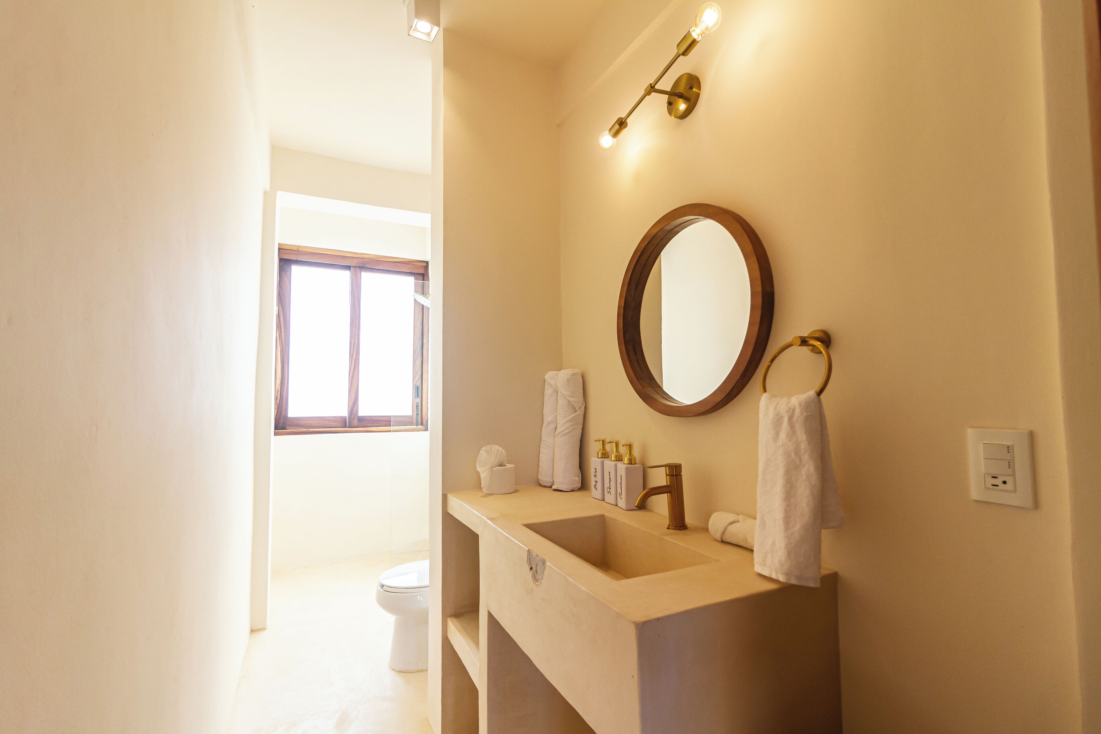 Apartment, 1 King Bed with Sofa bed, Kitchenette, Ocean View | Bathroom