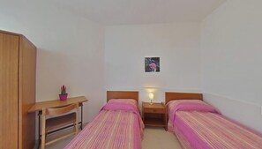 3 camere