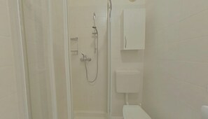 Shower - Sea view flat steps from the beach (Lignano Sabbiadoro)