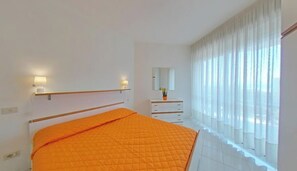 1 bedroom - Sea view flat steps from the beach (Lignano Sabbiadoro)