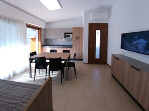 Dining - Comfortable stay with balcony and garden (Lignano Sabbiadoro)