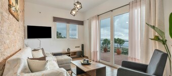 Holiday Home 'Panorama Apartment' with Sea View, Wi-Fi and Air Conditioning