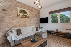 TV - Holiday Home 'Panorama Apartment' with Sea View, Wi-Fi and Air Conditioning (Siteia)