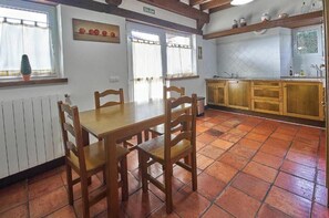 Dining - Casa Taté in Trasvía, Comillas — Space and serenity to share (Trasvía, Comillas)