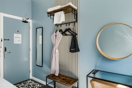 Single Room, Shared Bathroom | Interior. Borough High Street Rooms