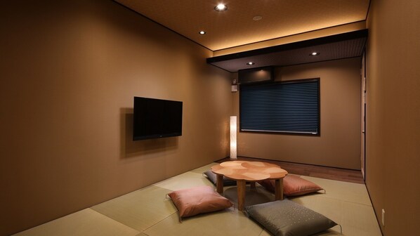 Interior - Kanade Kyoto-hachijoguchi (Kyoto)