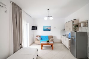 Standard Apartment | Living area - Gregory's Apartments (Ksamil)