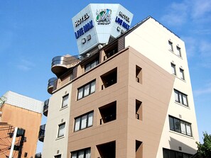Exterior - Hotel Livemax Budget Umeda (Osaka)