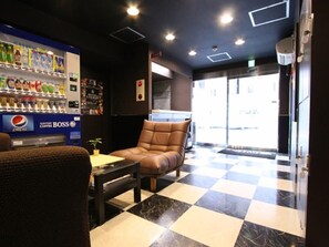 Lobby - Hotel Livemax Budget Umeda (Osaka)