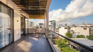 Executive Studio, Balcony, City View | Property grounds