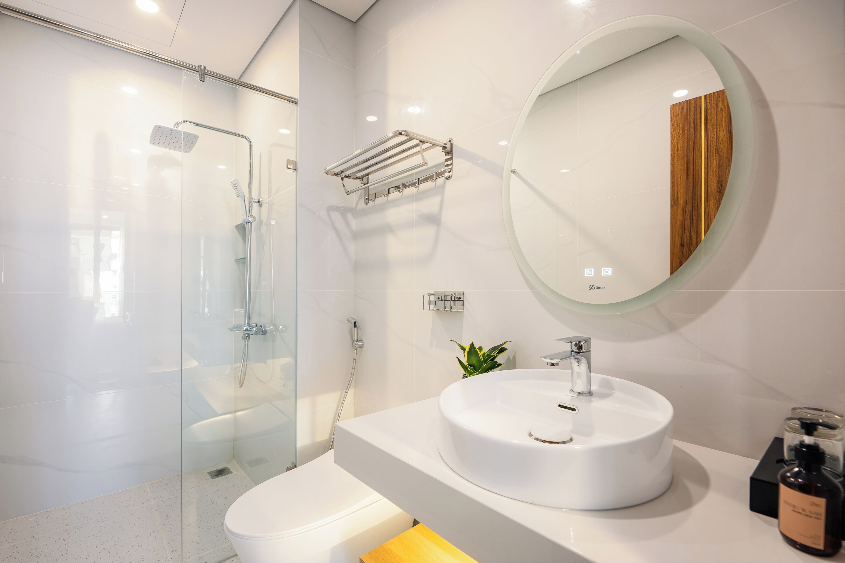 Executive Studio, Balcony, City View | Bathroom | Shower, hair dryer, towels, soap
