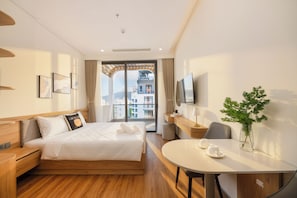 Executive Studio, Balcony, City View | Soundproofing, free WiFi