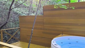 Bathtub spa outdoor