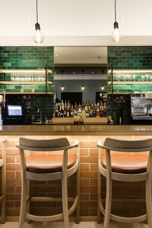 Room, 1 Bedroom | Bar (on property) - Room-tranquil Haven Om Hollow (Cape Town)