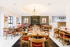 Room, 1 Bedroom | Dining room - Room-tranquil Haven Om Hollow (Cape Town)