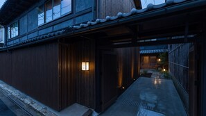 Perincian bahagian luar