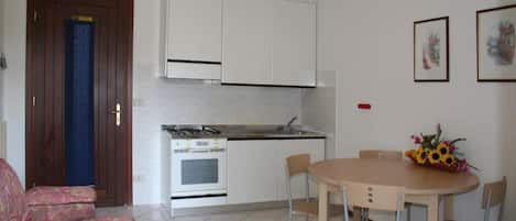 Apartment, 1 Bedroom, Terrace | Dining room