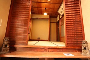 Unclassified image, 4 of 29, button - Satsukian (Kyoto)