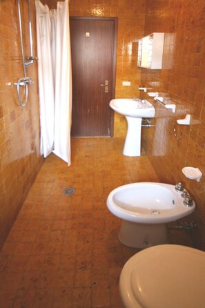 Apartment, 1 Schlafzimmer, Balkon, Gartenblick | Badezimmer