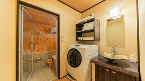 Bathroom - Yadoya Sennokaze (Okinoshima)