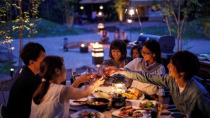 Tempat makan luar