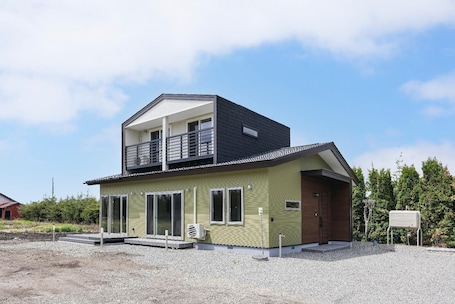 Exterior. Towa no Ie