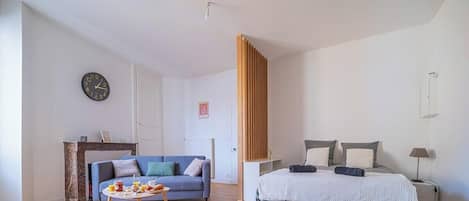 1 habitación, wifi y ropa de cama