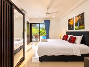 Room - Luxurious Villa With Private Pool and Stunning Views (Chalong)