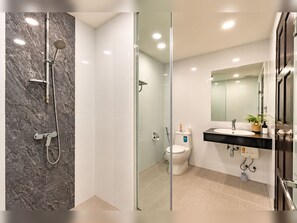 Bathroom - Luxurious Villa With Private Pool and Stunning Views (Chalong)