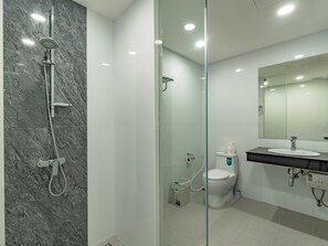 Villa, 3 Bedrooms, Private Pool, Mountain View | Bathroom - Luxurious Villa With Private Pool and Stunning Views (Chalong)